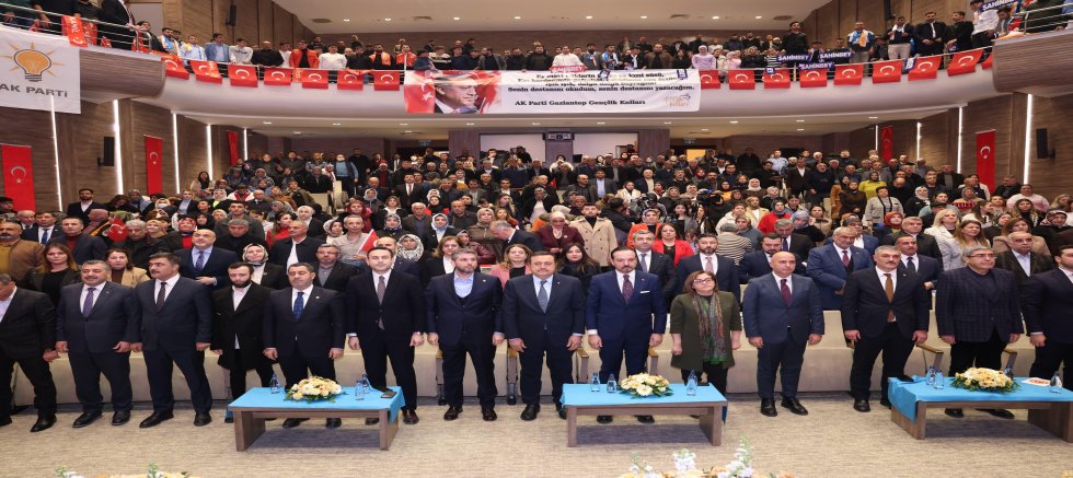 AK PARTİ GENEL BAŞKAN YARDIMCISI KÜRŞAD ZORLU, GAZİANTEP’TE TEŞKİLATLA BULUŞTU