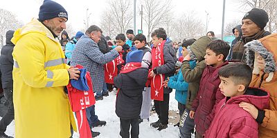 GAZİANTEP BÜYÜKŞEHİR’DEN ÇOCUKLARA KAR HEDİYESİ